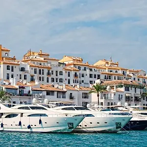 https://banus-boutique-muelle-del-ribera.1costadelsol.com